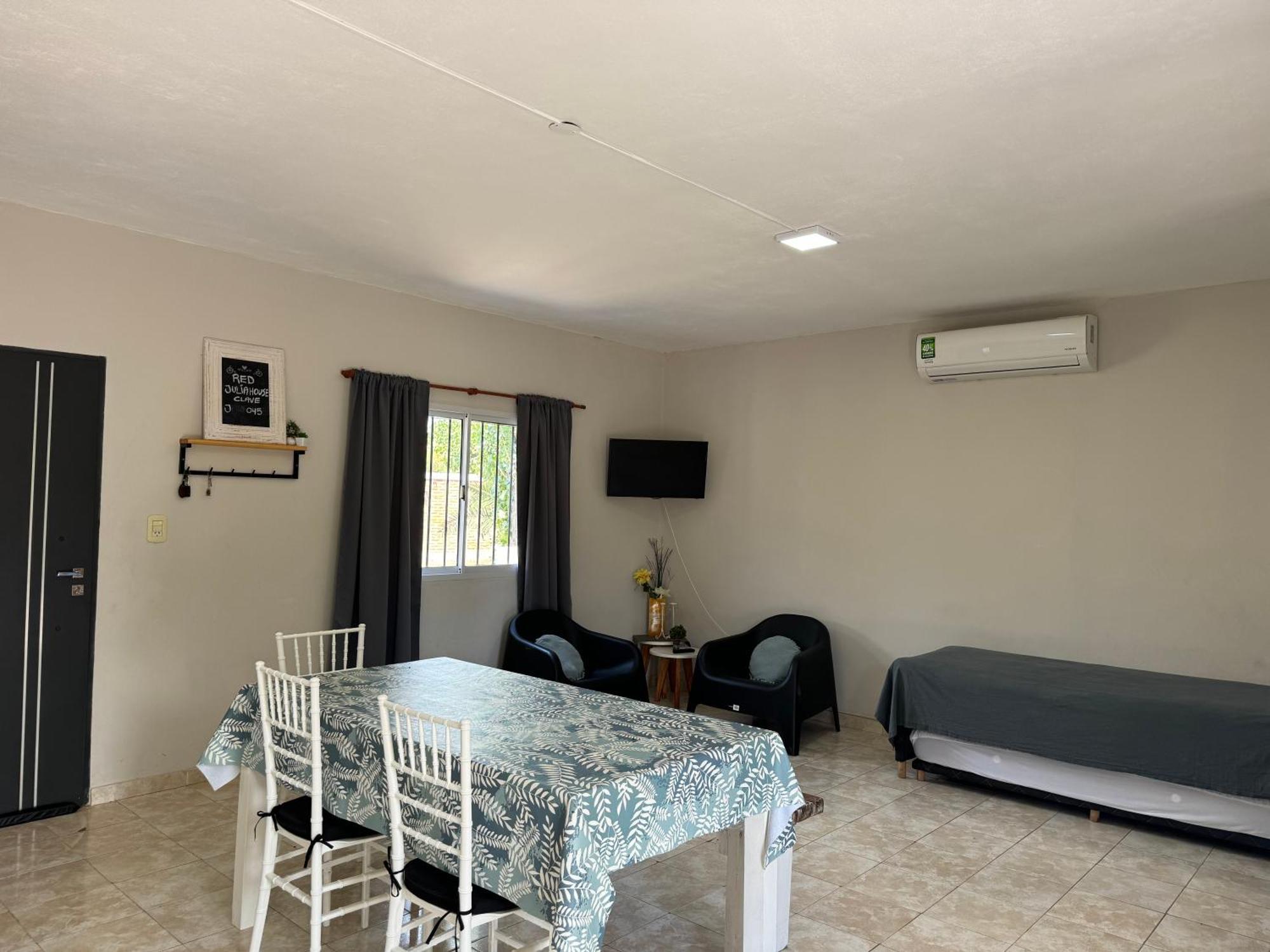 Julias House Almafuerte